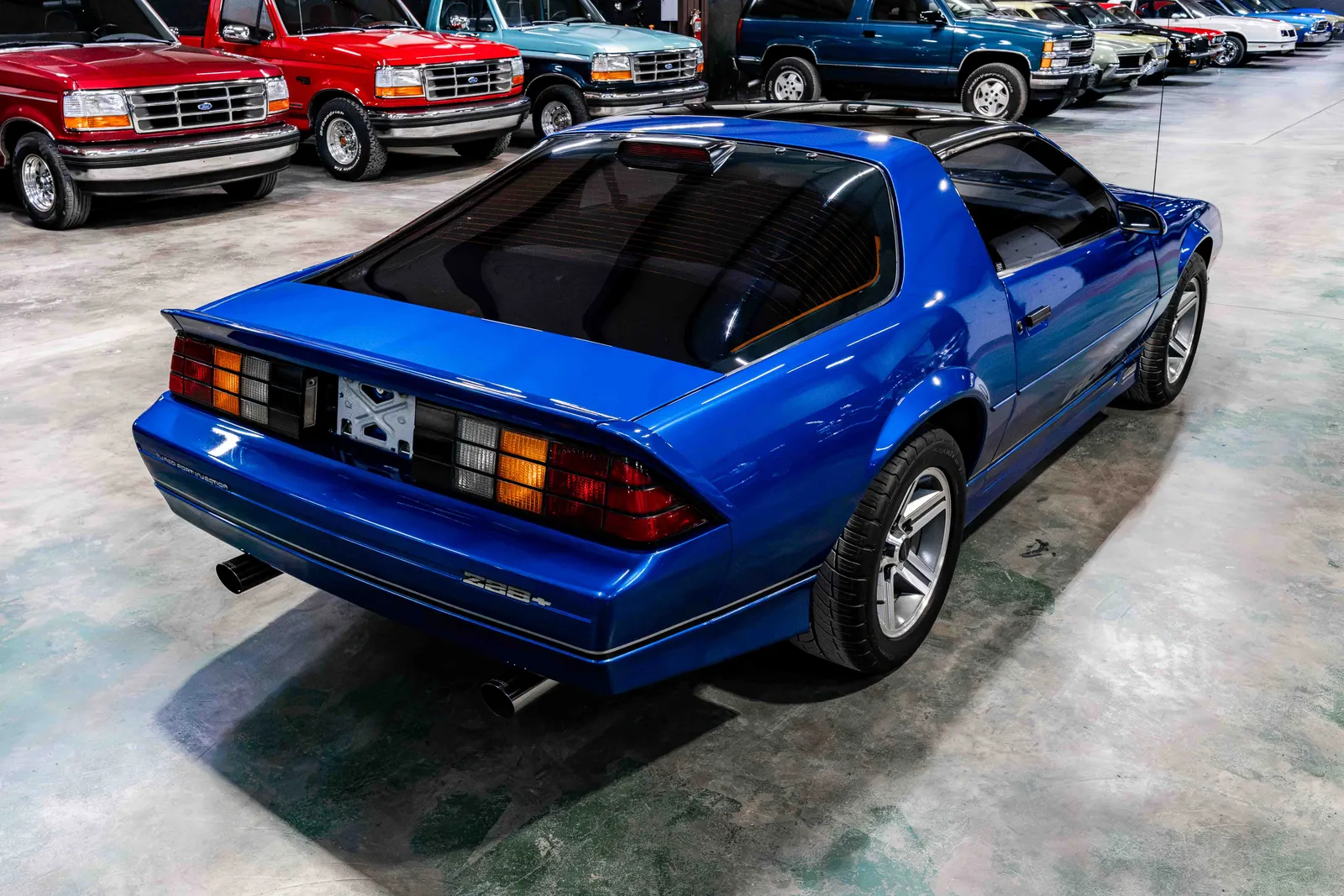 1986-Chevrolet-Camaro-Bright Blue Metallic-149653--37.jpg